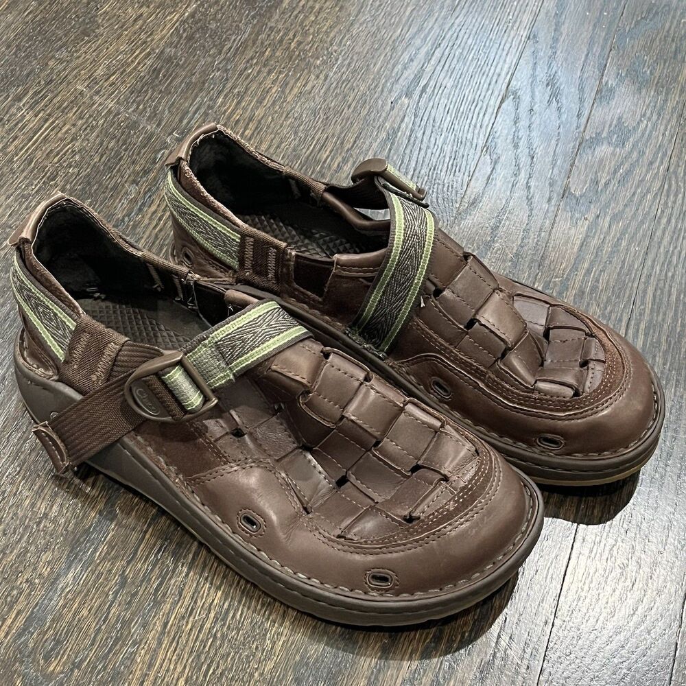 Chaco Conundrum Leather Sandals Men’s 9 Brown Leather Grid‎ Toebox Green Buckle